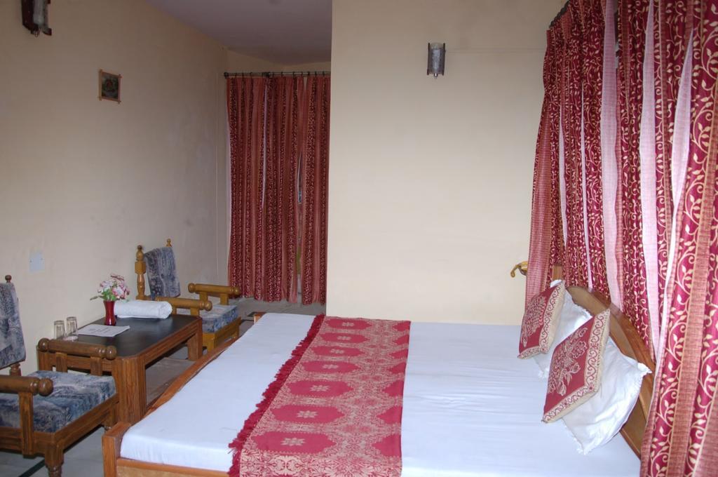 Hotel Arsh International Nainital Camera foto
