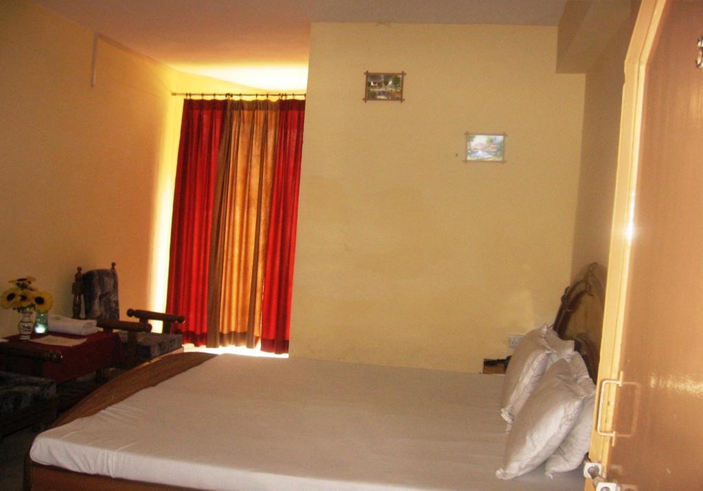 Hotel Arsh International Nainital Esterno foto